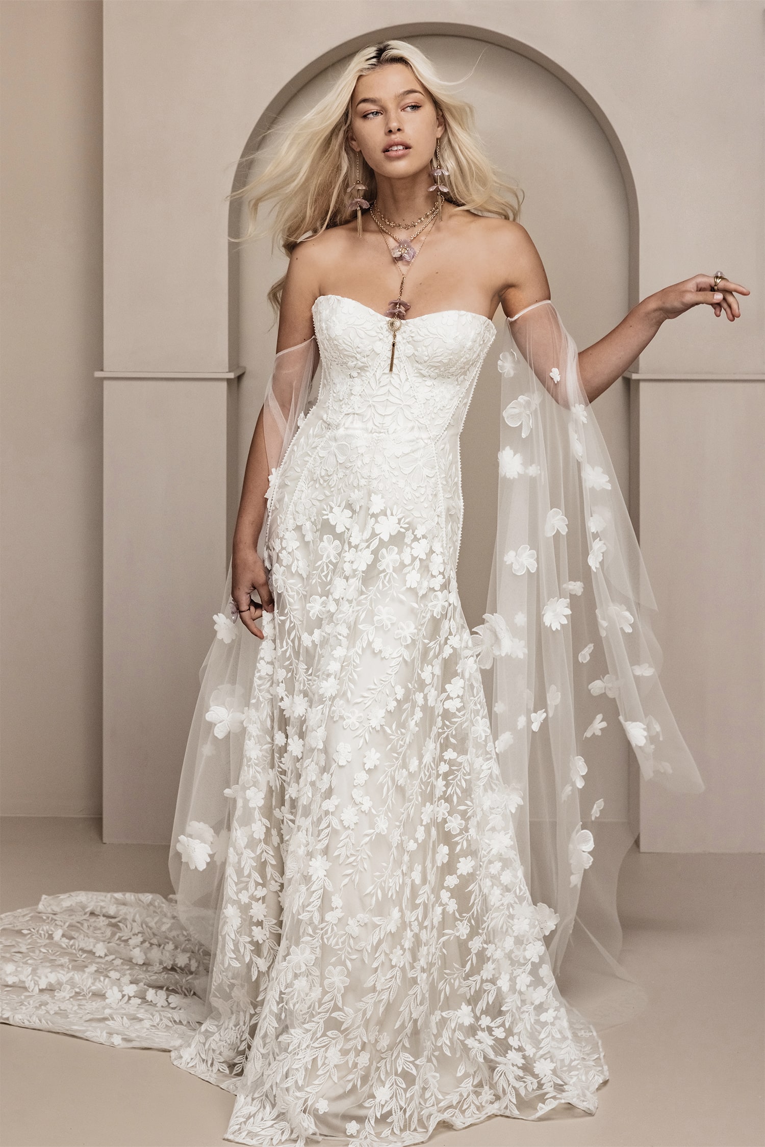 atelier-lawenda-berlin-gdynia-hochzeitskleider-brautkleider-wedding-dresses-rue-de-seine-cora-off-white-gown